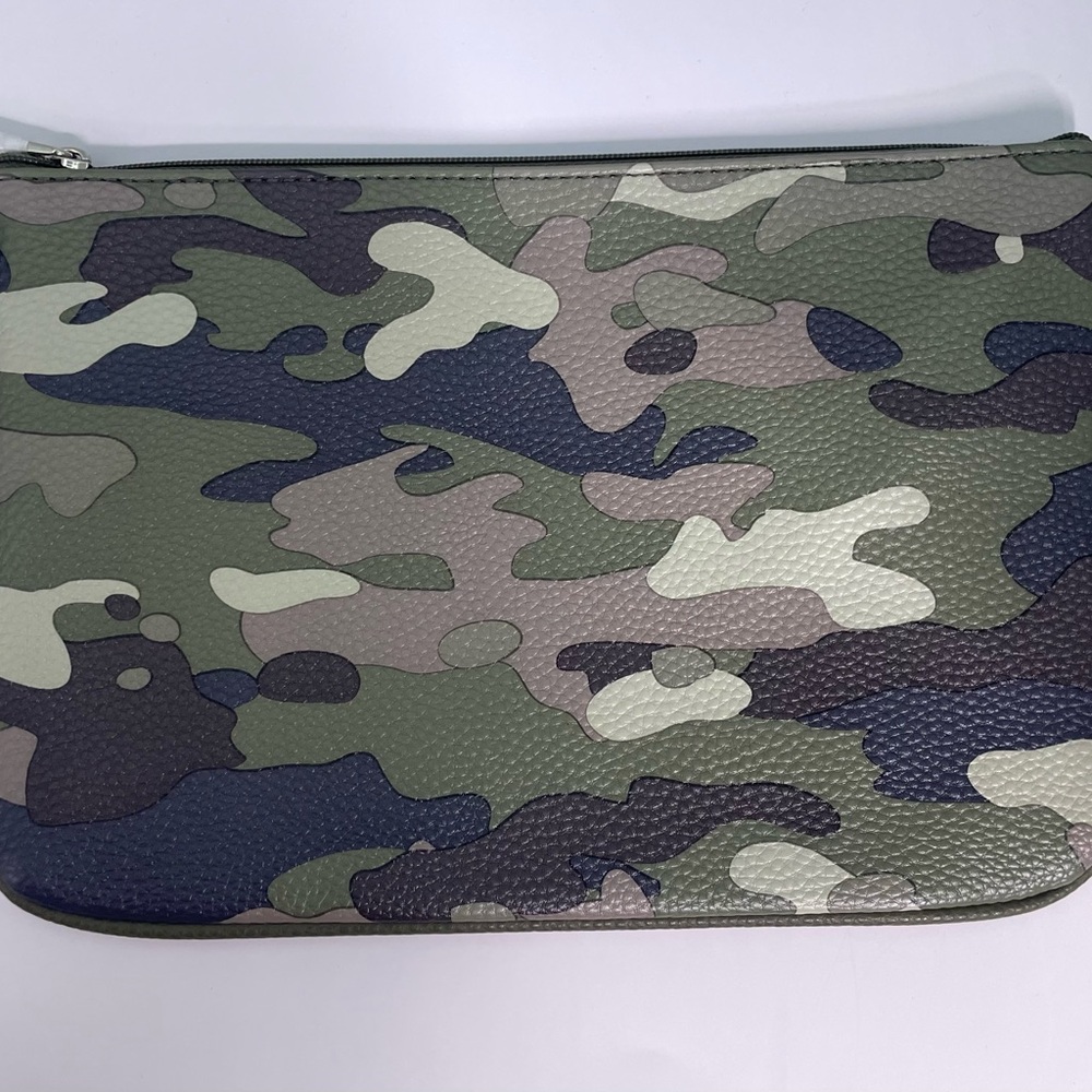 31 Gifts Rubie Mini Pouch - Camo Print